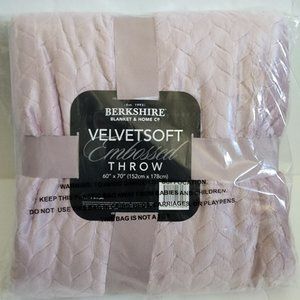 NWT Berkshire Decorative Blanket, Pink Champagne